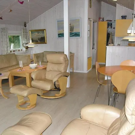Three-bedroom In Prázdninový dům *