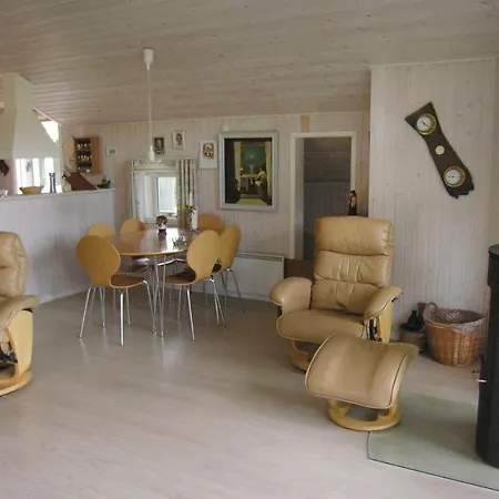 Prázdninový dům Three-bedroom In