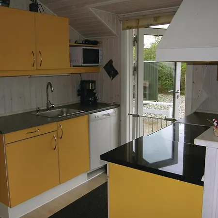 Three-bedroom In * Nordenbro Vesteregn