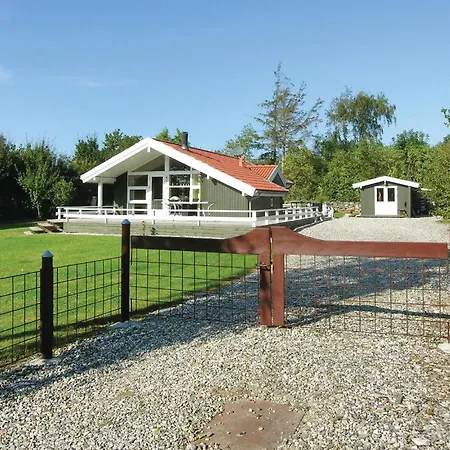 Three-bedroom In Nordenbro Vesteregn