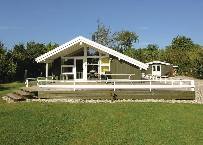 Three-bedroom In Nordenbro Vesteregn