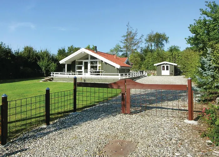 Three-bedroom In Nordenbro Vesteregn